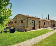 Italy Tuscany Pienza vacation rental compare prices direct by owner 26993662