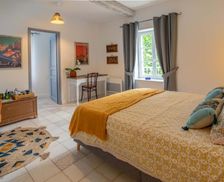 France Languedoc-Roussillon Ouveillan vacation rental compare prices direct by owner 16389905