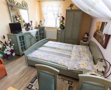 Czechia Central Bohemia Malá Hraštice vacation rental compare prices direct by owner 26236375