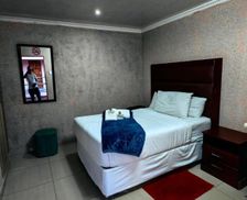 South Africa Gauteng Soweto vacation rental compare prices direct by owner 27489821