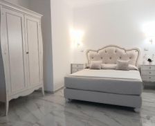 Italy Campania Casola di Napoli vacation rental compare prices direct by owner 28309212