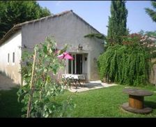 France Provence-Alpes-Côte d'Azur Rognonas vacation rental compare prices direct by owner 26679414