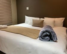 South Africa Gauteng Pimville vacation rental compare prices direct by owner 26758384