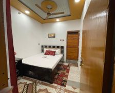 India Uttar Pradesh Ayodhya vacation rental compare prices direct by owner 27014010