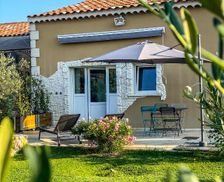 France Provence-Alpes-Côte d'Azur Maillane vacation rental compare prices direct by owner 26999352