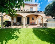 France Provence-Alpes-Côte d'Azur Plan-de-Cuques vacation rental compare prices direct by owner 27468372
