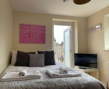 United Kingdom Greater London Ilford vacation rental compare prices direct by owner 26769520