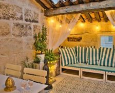 France Languedoc-Roussillon Uzès vacation rental compare prices direct by owner 32786835