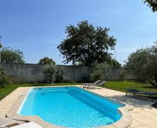 France Provence-Alpes-Côte d'Azur Châteaurenard vacation rental compare prices direct by owner 28169837