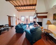Italy Tuscany Monteriggioni vacation rental compare prices direct by owner 18571482