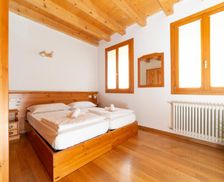 Italy Veneto Borso del Grappa vacation rental compare prices direct by owner 26986879