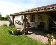 France Nouvelle-Aquitaine Charroux vacation rental compare prices direct by owner 27666612