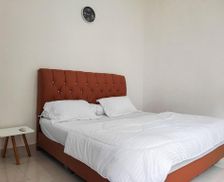 Indonesia Sumatra Jambi vacation rental compare prices direct by owner 28709137
