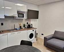 Netherlands Zuid-Holland Rotterdam vacation rental compare prices direct by owner 28711479