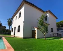 Spain Catalonia Sant Vicenç de Montalt vacation rental compare prices direct by owner 27006296