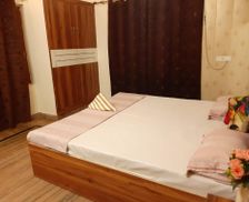 India Uttar Pradesh Ayodhya vacation rental compare prices direct by owner 28701797