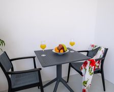 Greece Santorini Perivolos vacation rental compare prices direct by owner 27576773
