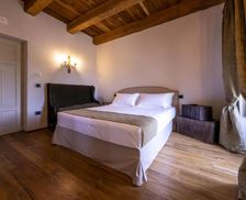 Italy Piedmont Monforte dʼAlba vacation rental compare prices direct by owner 28221581