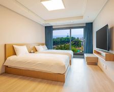 South Korea Gangwon-Do Sokcho vacation rental compare prices direct by owner 26961811