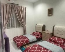 Malaysia Johor Batu Pahat vacation rental compare prices direct by owner 27617217