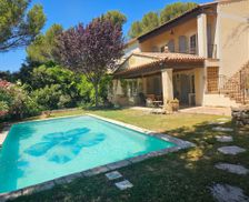France Provence-Alpes-Côte d'Azur Salon-de-Provence vacation rental compare prices direct by owner 28053403