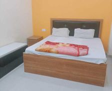 India Uttar Pradesh Chaukhandi vacation rental compare prices direct by owner 26735833