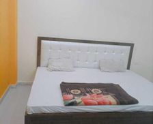 India Uttar Pradesh Chaukhandi vacation rental compare prices direct by owner 26735843