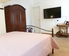 Italy Piedmont Novi Ligure vacation rental compare prices direct by owner 27451994