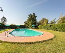 Italy Umbria Tuoro sul Trasimeno vacation rental compare prices direct by owner 25082398