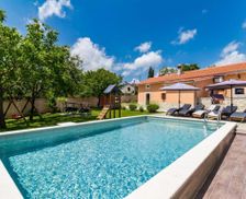Croatia Istria Žminj vacation rental compare prices direct by owner 29307215