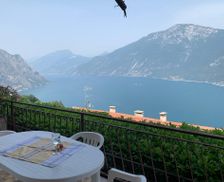 Italy Lombardy Tremosine Sul Garda vacation rental compare prices direct by owner 29466641
