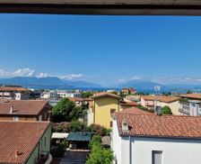 Italy Lombardy Desenzano del Garda vacation rental compare prices direct by owner 27898189
