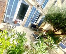 France Languedoc-Roussillon Aramon vacation rental compare prices direct by owner 27049417