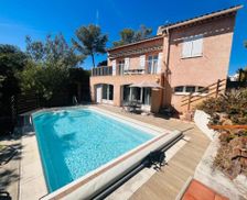 France Provence-Alpes-Côte d'Azur Saint-Raphaël vacation rental compare prices direct by owner 27935785