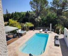 France Provence-Alpes-Côte d'Azur Le Thoronet vacation rental compare prices direct by owner 27864316