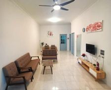 Malaysia Sarawak Miri vacation rental compare prices direct by owner 28511306