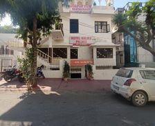 India Rajasthan Udaipur vacation rental compare prices direct by owner 28072941