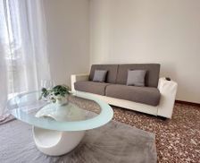 Italy Lombardy Cassina deʼ Pecchi vacation rental compare prices direct by owner 27567125