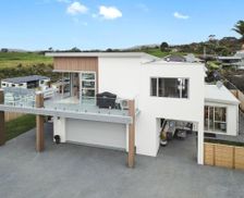 New Zealand Waikato Raglan vacation rental compare prices direct by owner 28686461