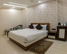 India Haryana Karnāl vacation rental compare prices direct by owner 13975073