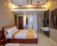 India Tamil Nadu Kuttālam vacation rental compare prices direct by owner 35850158