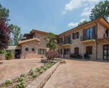 Italy Marche Fermignano vacation rental compare prices direct by owner 29261037