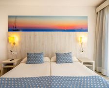 Spain Ibiza Playa d'en Bossa vacation rental compare prices direct by owner 14898275