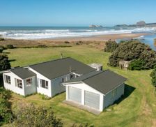 New Zealand Wellington Whakataki vacation rental compare prices direct by owner 28474542