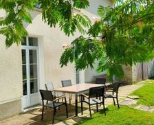France Centre La Neuville-sur-Essonne vacation rental compare prices direct by owner 27837836