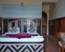 India Uttarakhand Kausani vacation rental compare prices direct by owner 29375083