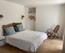 France Aquitaine Saint-Antoine-Cumond vacation rental compare prices direct by owner 26067074