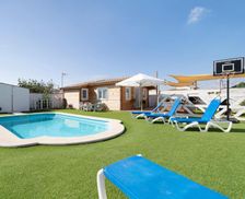 Spain Andalucía Chiclana de la Frontera vacation rental compare prices direct by owner 32552928