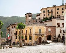 Italy Abruzzo Fontecchio vacation rental compare prices direct by owner 28389544