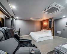 South Korea Gyeonggi-do Dongducheon vacation rental compare prices direct by owner 28194457